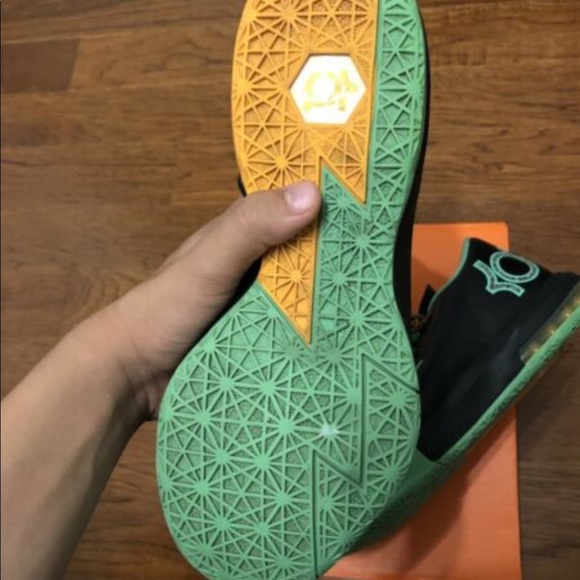 KD 6 Brazil size 9.5 - Picture 3 of 4